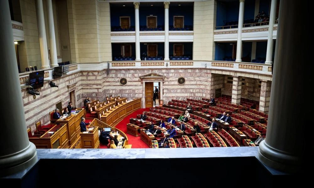 Κ. Προκοπάκη στη Βουλή: Γιατί τα παιδιά έχουν ανάγκη την φροντίδα δύο ετερόφυλων γονέων